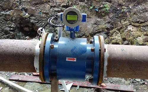 供水流量計現(xiàn)場安裝使用圖